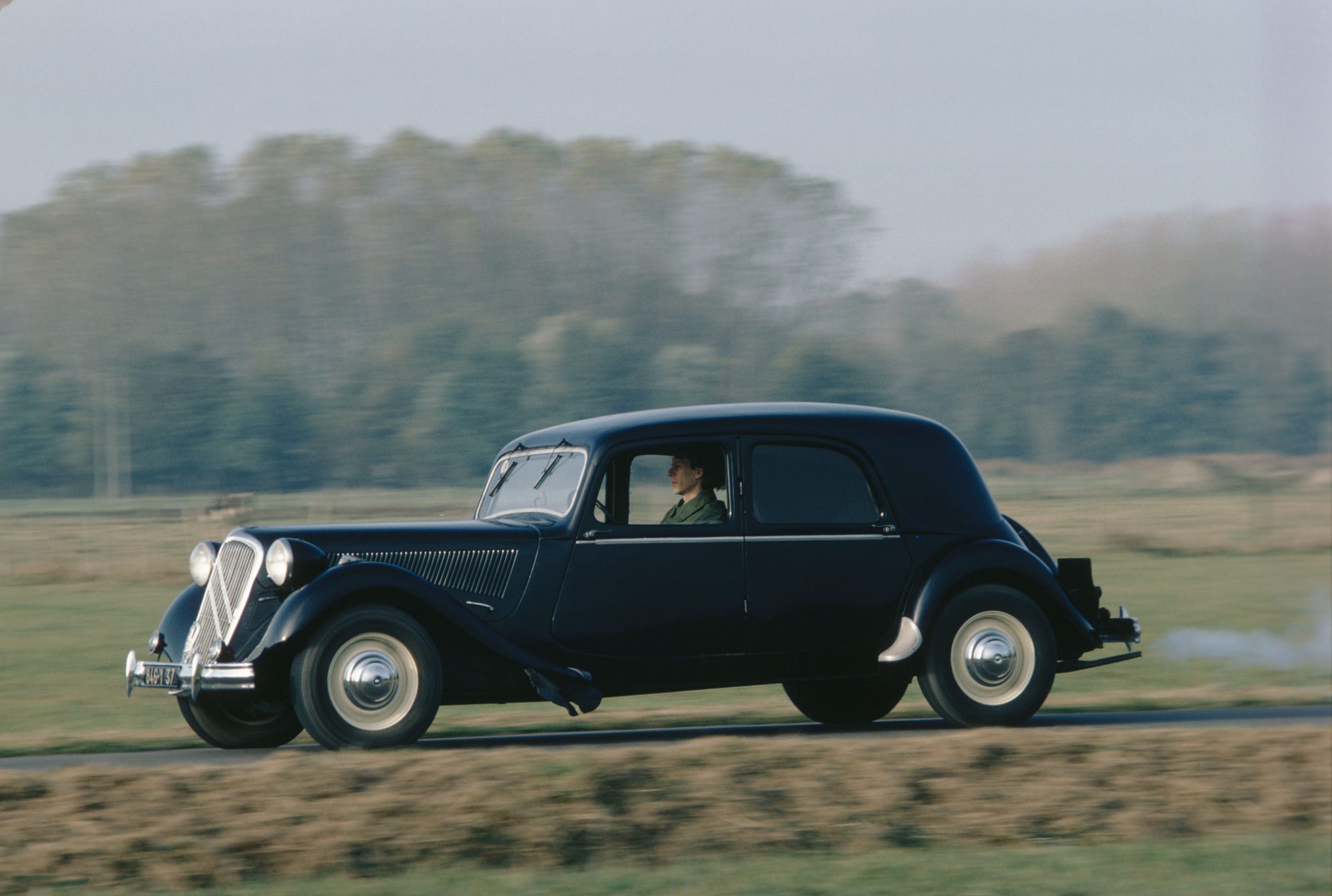 Citröen, Traction Avant, French car, Traction Avant driving