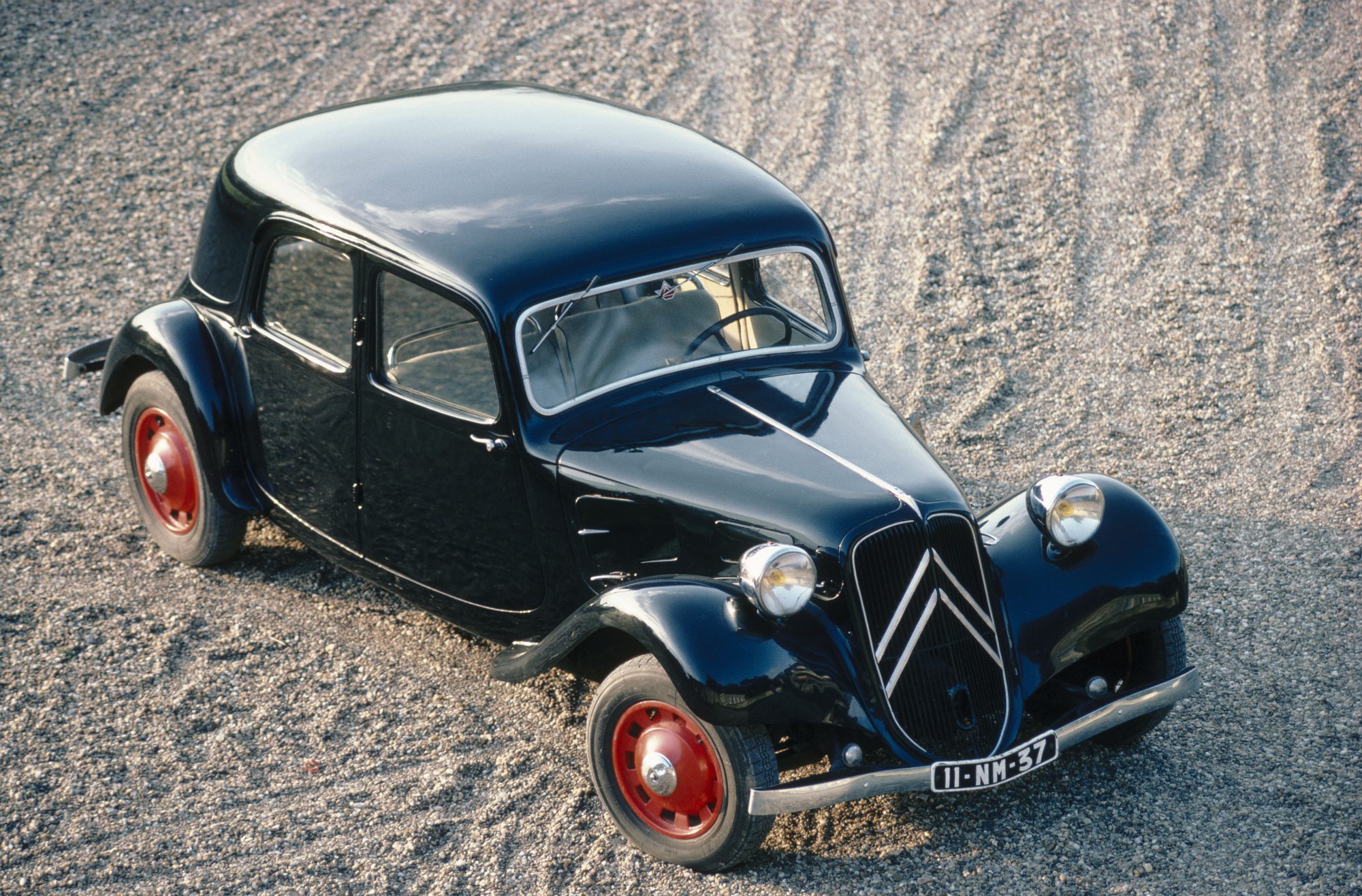 Traction Avant, Traction Avant front