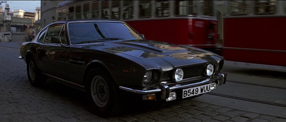 The Living Daylights, Timothy Dalton, Aston Martin, Aston Martin V8, V8, Bond car