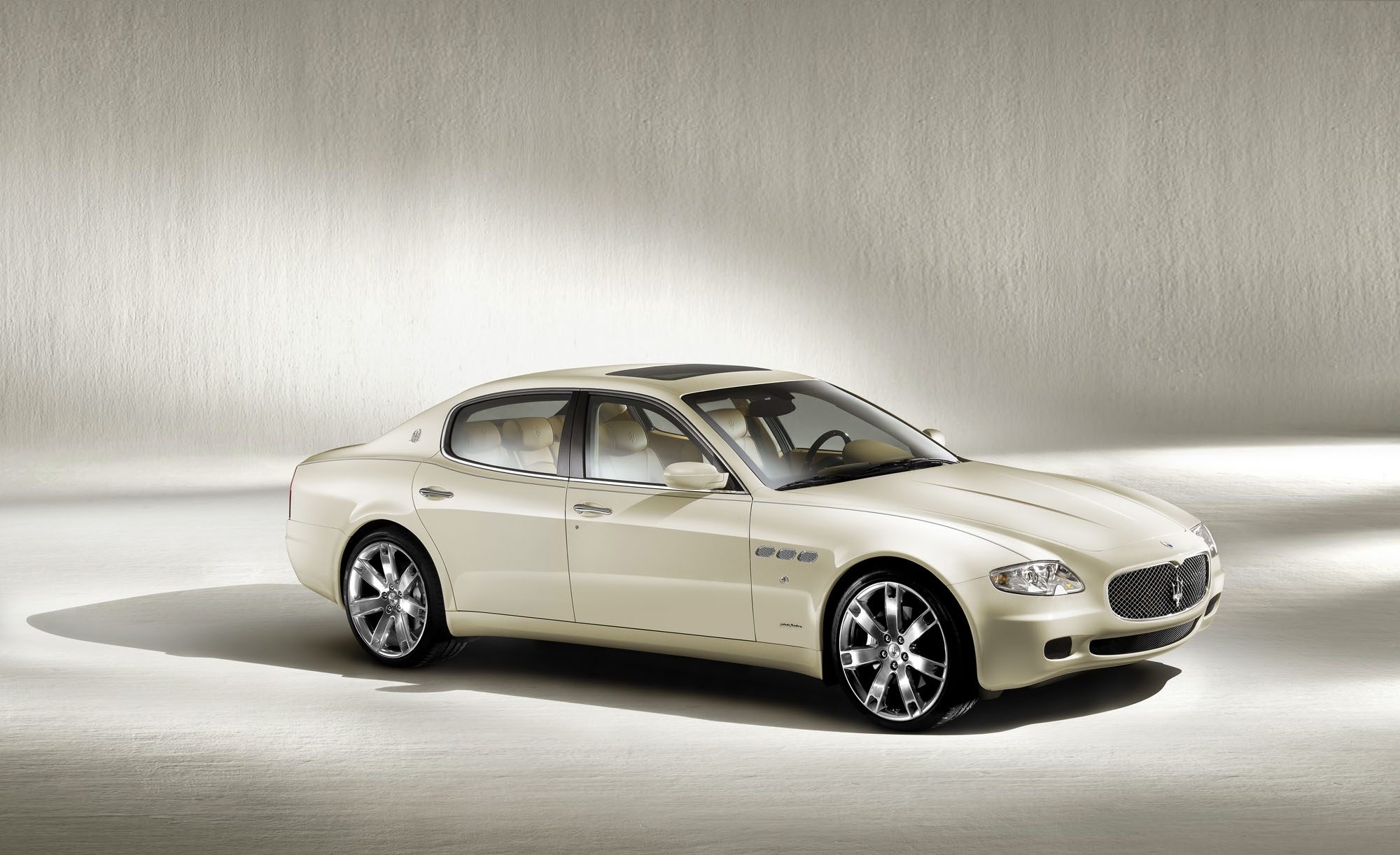 Luxury car, executive car, Volkswagn, Bentley, Masterati, Aston Martin, Mercedes-Benz, Maserati Quattroporte