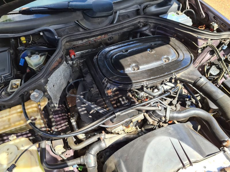 car engine oil leak