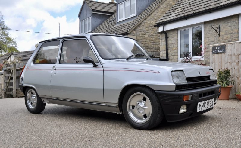 Renault, Gordini, Renault 5, Renault 5 Gordini, hot hatch, Golf GTi, Volkswagen Golf GTi, performance car, French car, motoring, automotive, car and classic, carandclassic.co.uk, retro, classic